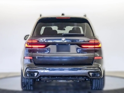 BMW X7 xDrive40i Sports Activity Vehicle 2026