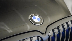 BMW X7 xDrive40i Sports Activity Vehicle 2026