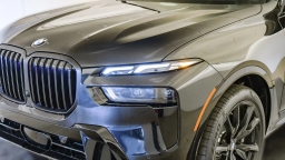 BMW X7 xDrive40i Sports Activity Vehicle 2026