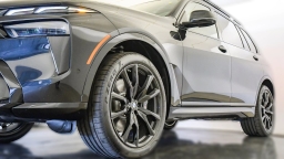 BMW X7 xDrive40i Sports Activity Vehicle 2026