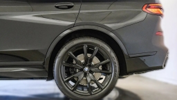 BMW X7 xDrive40i Sports Activity Vehicle 2026