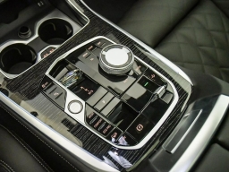 BMW X7 xDrive40i Sports Activity Vehicle 2026