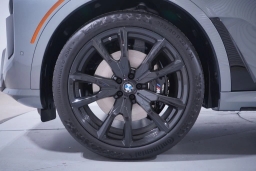 BMW X7 xDrive40i Sports Activity Vehicle 2026