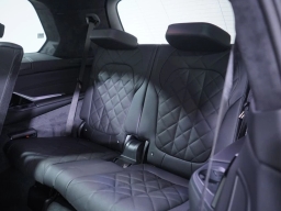 BMW X7 xDrive40i Sports Activity Vehicle 2026