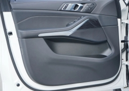 BMW X7 xDrive40i Sports Activity Vehicle 2026