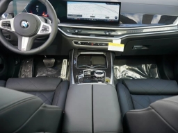 BMW X7 xDrive40i Sports Activity Vehicle 2026