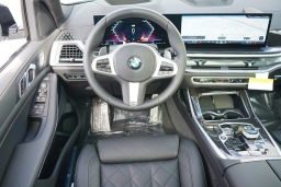 BMW X7 xDrive40i Sports Activity Vehicle 2026