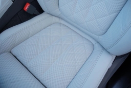 BMW X7 xDrive40i Sports Activity Vehicle 2026