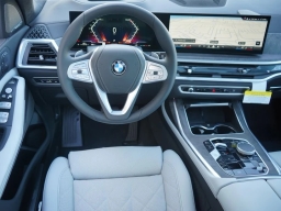 BMW X7 xDrive40i Sports Activity Vehicle 2026