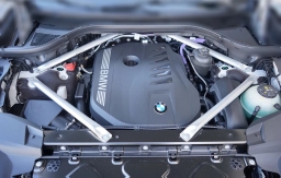 BMW X7 xDrive40i Sports Activity Vehicle 2026