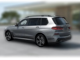 BMW X7 xDrive40i Sports Activity Vehicle 2026
