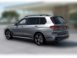 BMW X7 xDrive40i Sports Activity Vehicle 2026