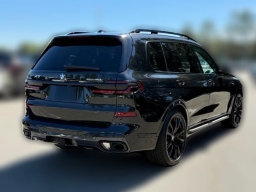 BMW X7 xDrive40i Sports Activity Vehicle 2026