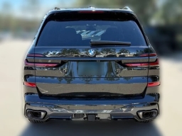 BMW X7 xDrive40i Sports Activity Vehicle 2026