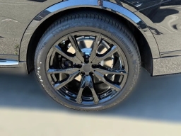 BMW X7 xDrive40i Sports Activity Vehicle 2026