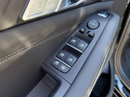 BMW X7 xDrive40i Sports Activity Vehicle 2026