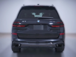 BMW X7 xDrive40i Sports Activity Vehicle 2026