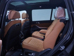 BMW X7 xDrive40i Sports Activity Vehicle 2026