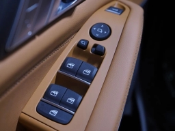 BMW X7 xDrive40i Sports Activity Vehicle 2026