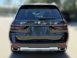 BMW X7 xDrive40i Sports Activity Vehicle 2026