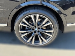 BMW X7 xDrive40i Sports Activity Vehicle 2026