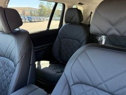 BMW X7 xDrive40i Sports Activity Vehicle 2026