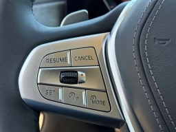 BMW X7 xDrive40i Sports Activity Vehicle 2026