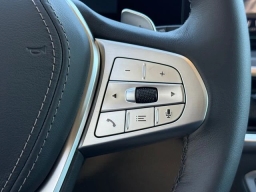 BMW X7 xDrive40i Sports Activity Vehicle 2026