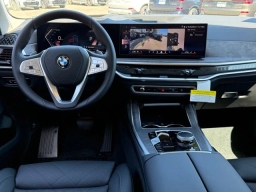 BMW X7 xDrive40i Sports Activity Vehicle 2026