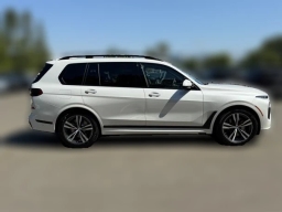 BMW X7 xDrive40i Sports Activity Vehicle 2026