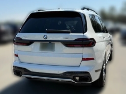 BMW X7 xDrive40i Sports Activity Vehicle 2026