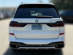 BMW X7 xDrive40i Sports Activity Vehicle 2026