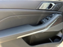 BMW X7 xDrive40i Sports Activity Vehicle 2026