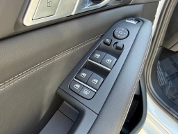 BMW X7 xDrive40i Sports Activity Vehicle 2026