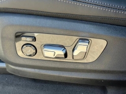 BMW X7 xDrive40i Sports Activity Vehicle 2026