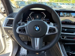 BMW X7 xDrive40i Sports Activity Vehicle 2026