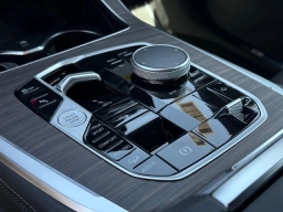 BMW X7 xDrive40i Sports Activity Vehicle 2026