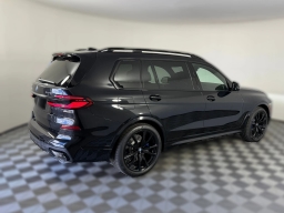 BMW X7 xDrive40i Sports Activity Vehicle 2026