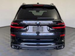 BMW X7 xDrive40i Sports Activity Vehicle 2026