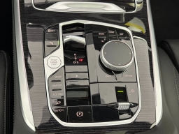 BMW X7 xDrive40i Sports Activity Vehicle 2026