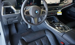 BMW X7 xDrive40i Sports Activity Vehicle 2026