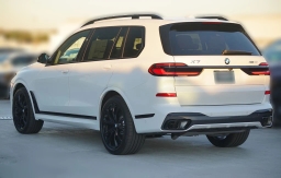 BMW X7 xDrive40i Sports Activity Vehicle 2026