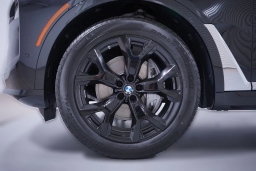 BMW X7 xDrive40i Sports Activity Vehicle 2026
