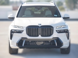 BMW X7 xDrive40i Sports Activity Vehicle 2026