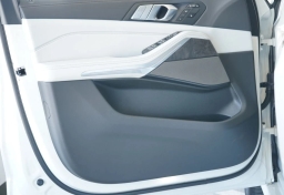 BMW X7 xDrive40i Sports Activity Vehicle 2026