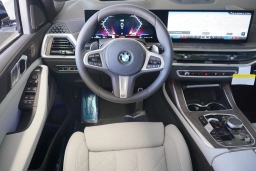 BMW X7 xDrive40i Sports Activity Vehicle 2026