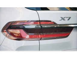 BMW X7 xDrive40i Sports Activity Vehicle 2026