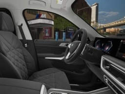 BMW X7 xDrive40i Sports Activity Vehicle 2026