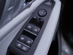 BMW X7 xDrive40i Sports Activity Vehicle 2026