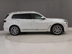 BMW X7 xDrive40i Sports Activity Vehicle 2026